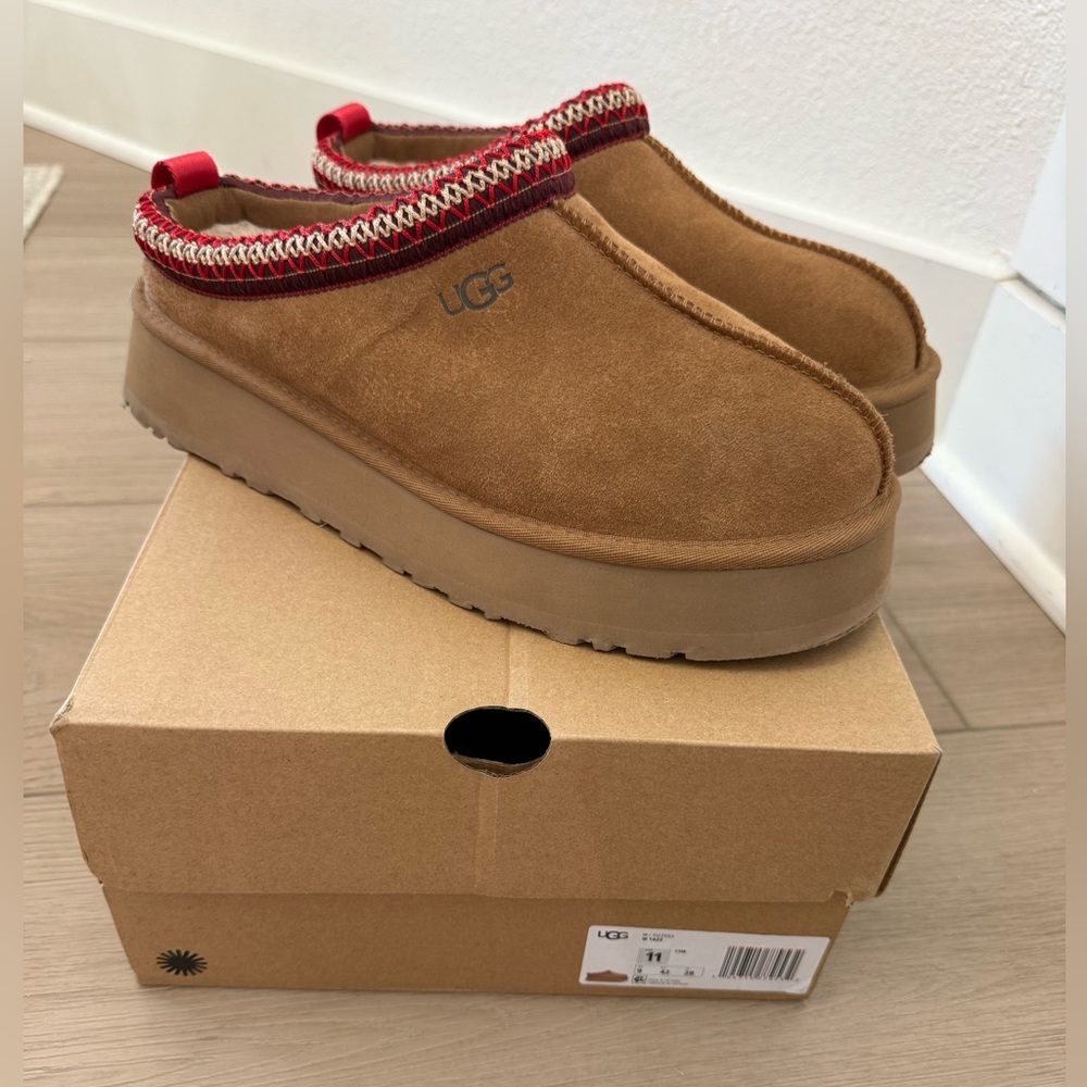 UGG Tazz platform